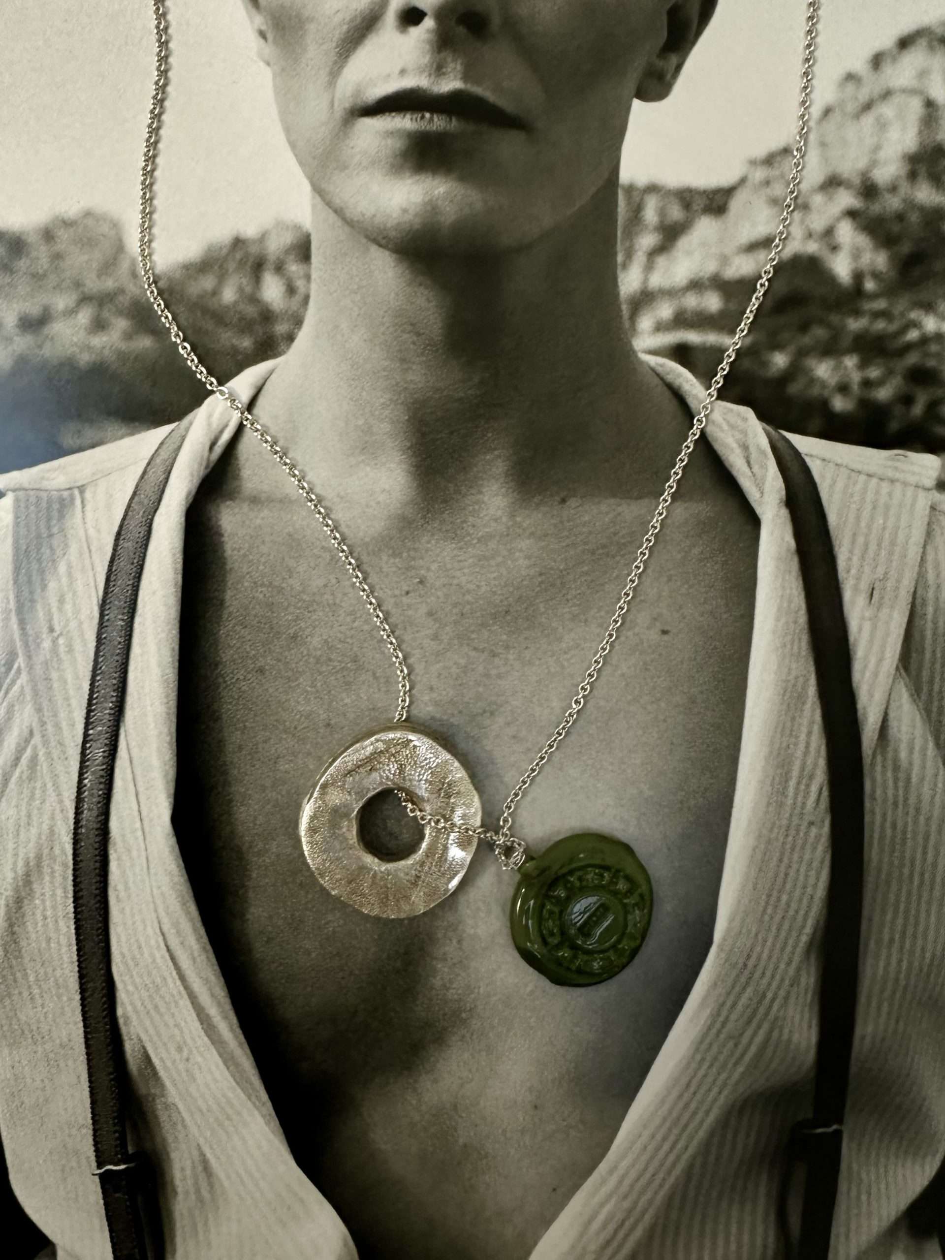 necklace from the brand Elle Pé